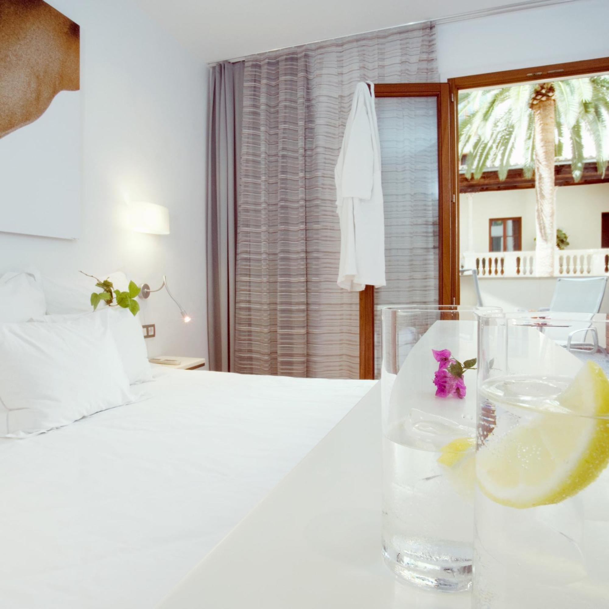 Petit Palace Hotel Tres Palma de Mallorca Bagian luar foto